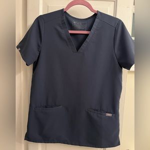Figs scrub top